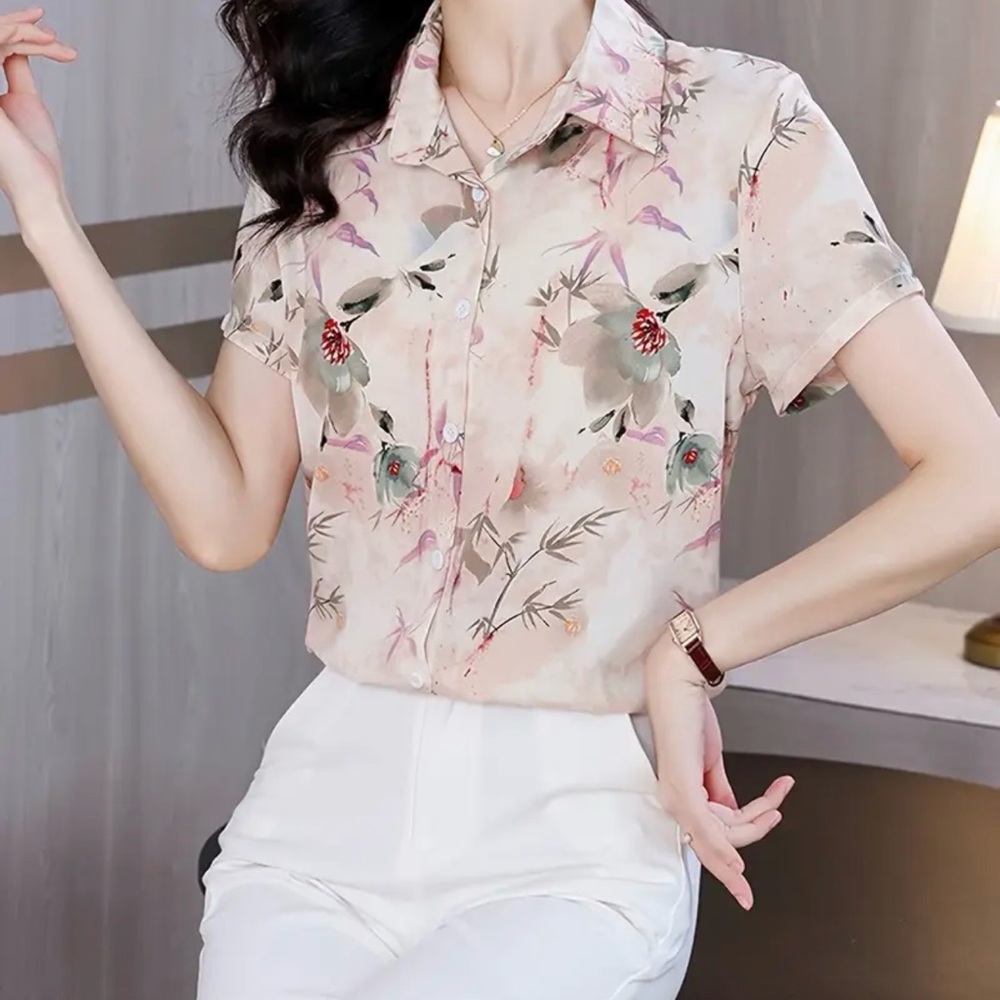 Elegant Floral Short-Sleeve Blouse in Blush Pink